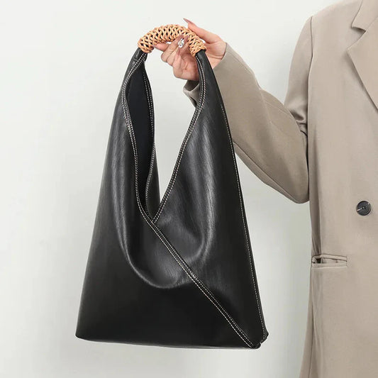 Grandeur Luxe — elegant everyday leather bucket handbag