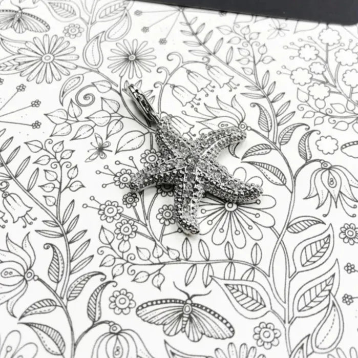925 silver starfish pendant lifestyle image