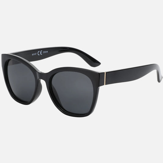 fashionable black butterfly frame sunglasses offering glare reduction