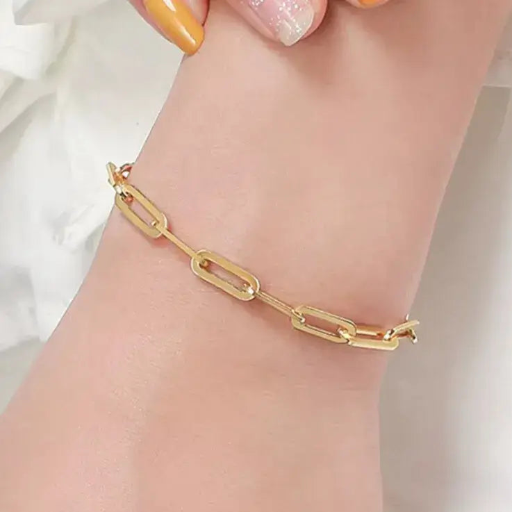 elegant-gold-bracelet-for-women