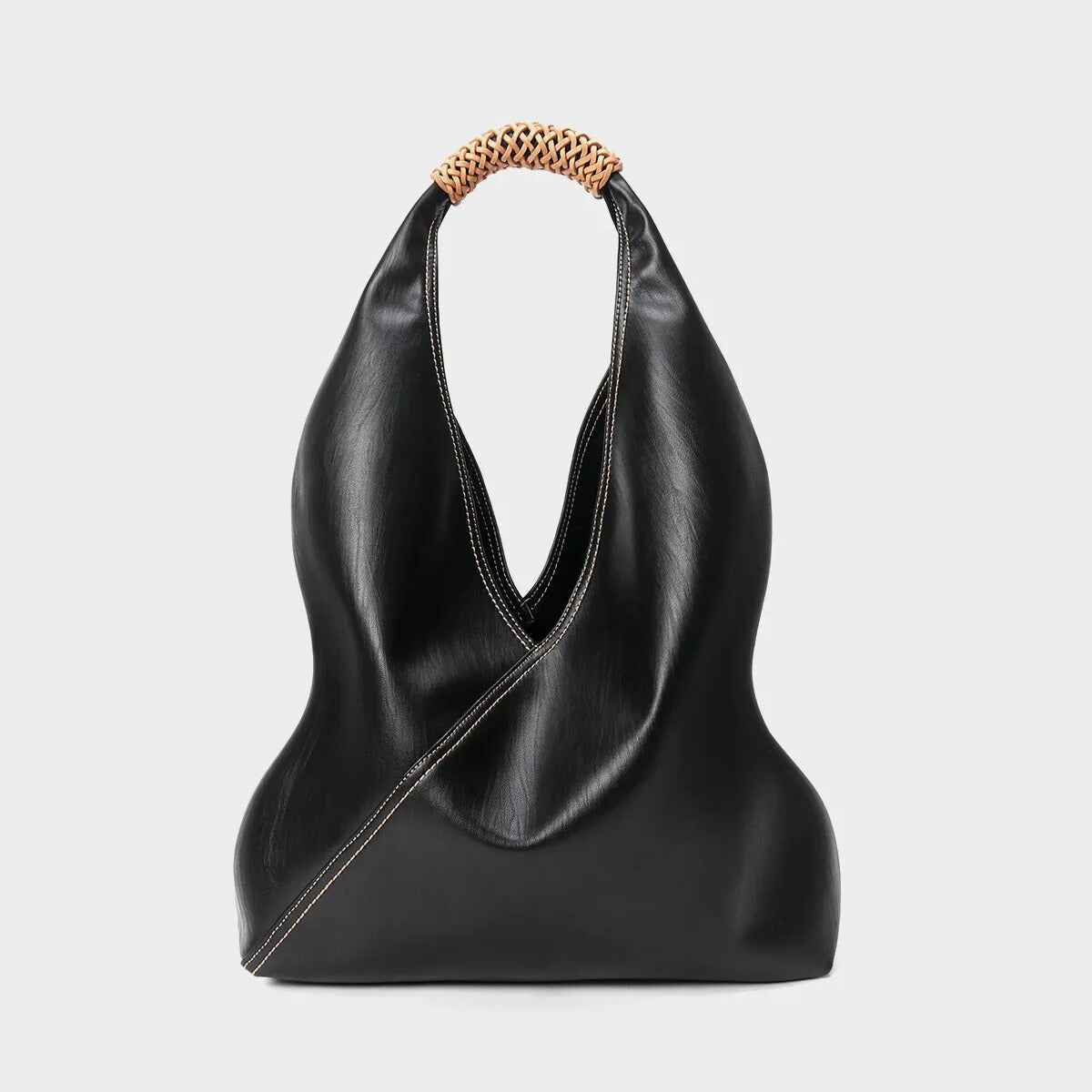 Elegant women’s black leather bucket bag – classic diamond bag style