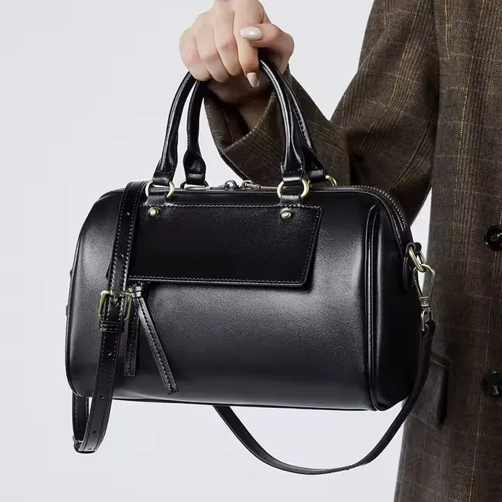 minimalist black leather purse