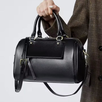 minimalist black leather purse