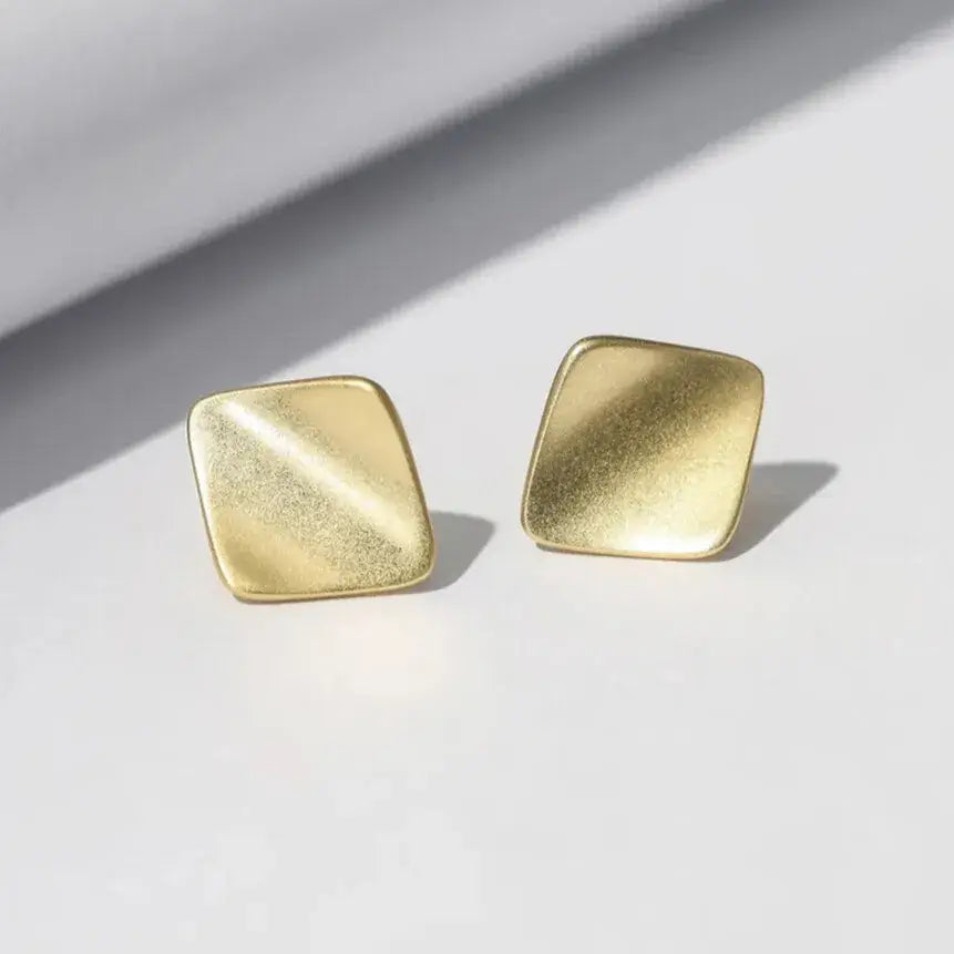 square-stud-earrings-gold-plated-front