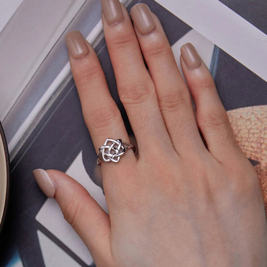 Women’s Celtic love knot ring with slim 1.5 mm band