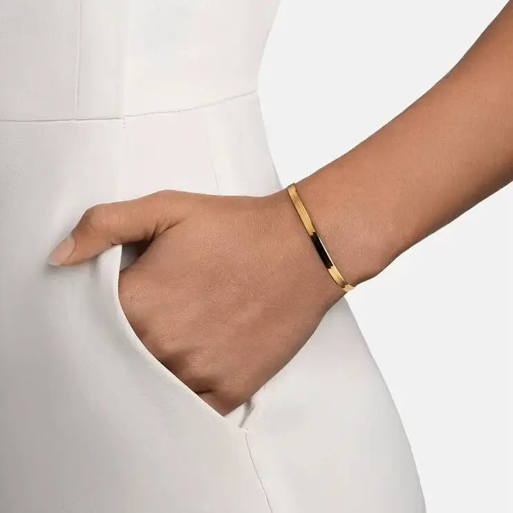 herringbone bracelet gold with smooth polished finish