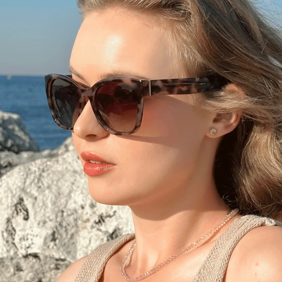 UV400 women’s sunglasses with comfortable cat-eye fit