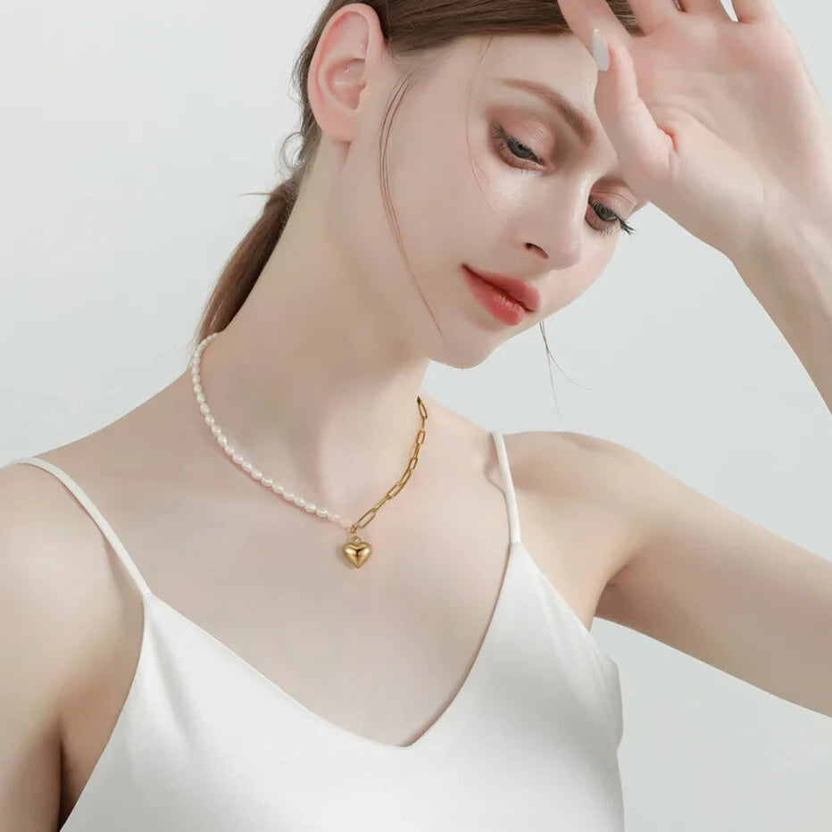 Women’s minimalist pearl necklace with heart pendant, gold-tone chain
