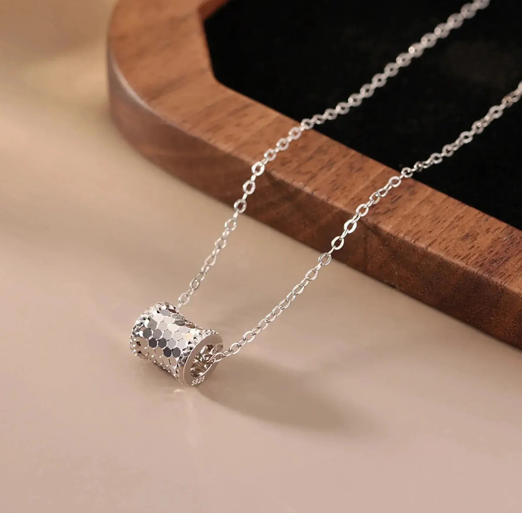 classic link chain with polished pendant