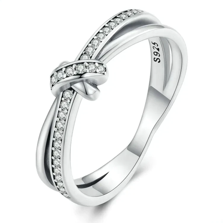 Retro bezel knot ring in 925 sterling silver with bezel-set cubic zirconia