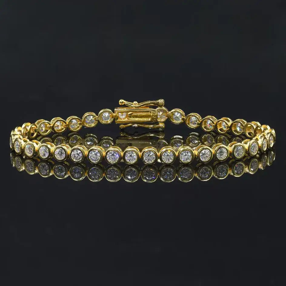 close-up of AAAA cubic zirconia stones set in gold tone finish