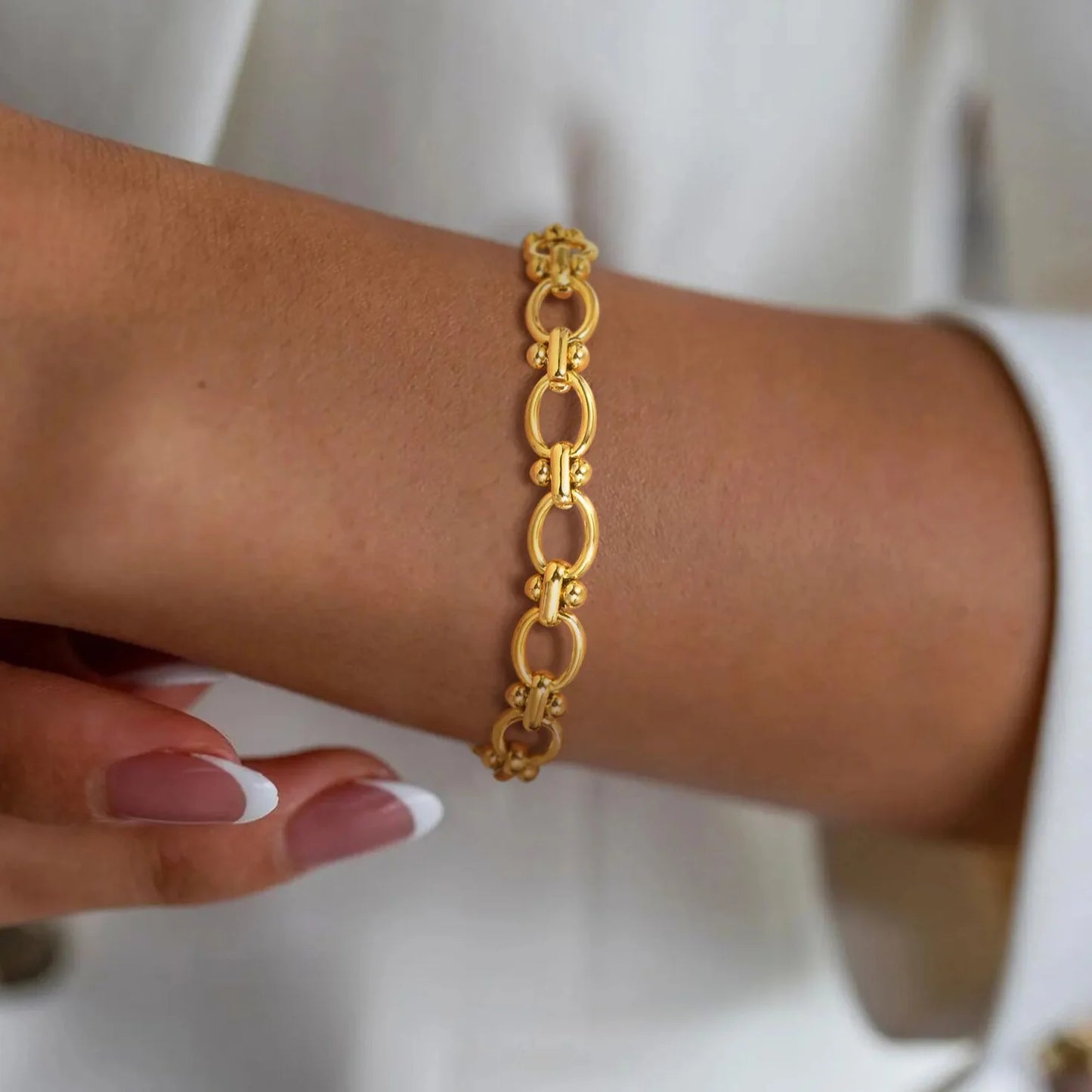 elegant gold chain bracelet for daily wear
