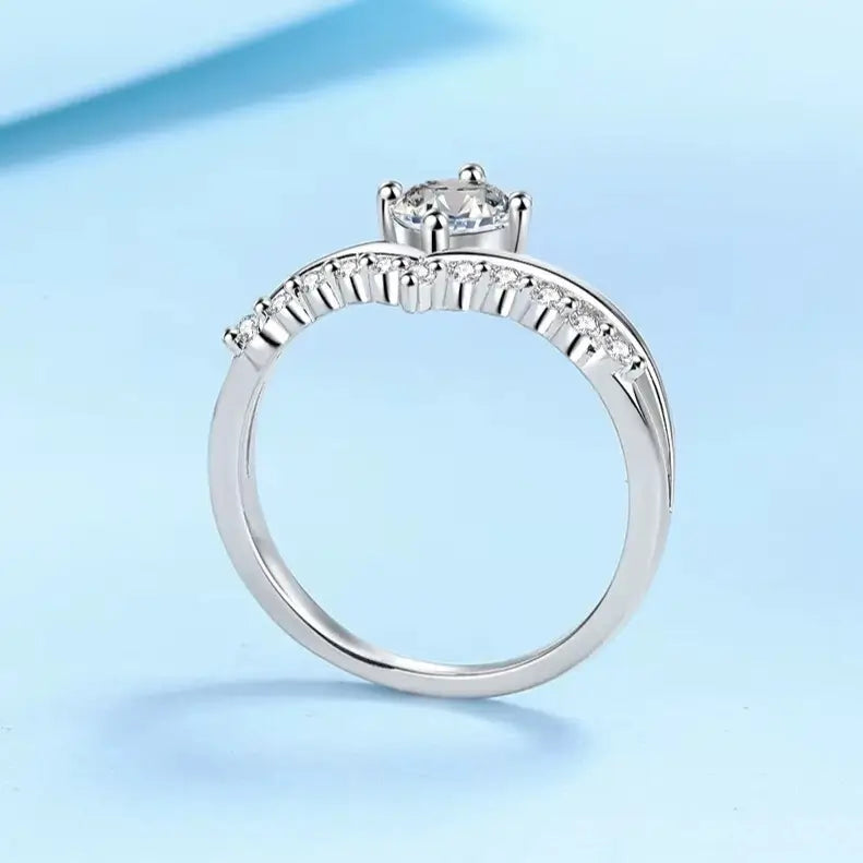 side view of ring moissanite sparkle on V-shape sterling silver