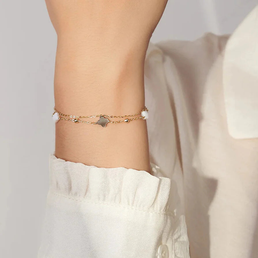 elegant clover bracelet with white and black mother of pearl