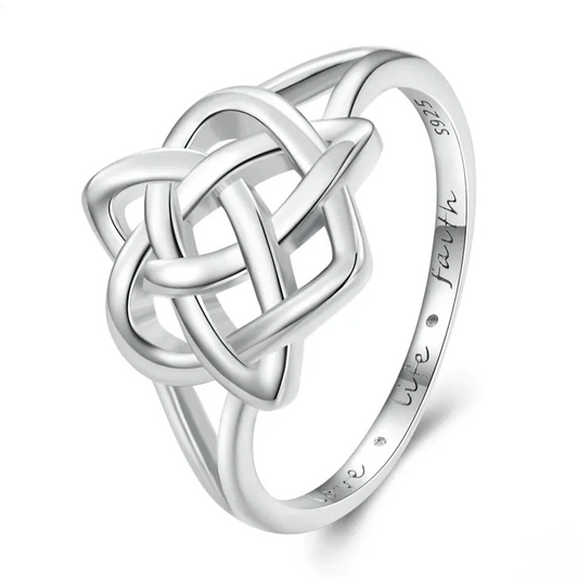 Close-up of platinum-plated 925 sterling silver Celtic knot ring