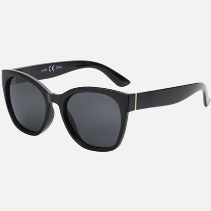 fashionable black butterfly frame sunglasses offering glare reduction